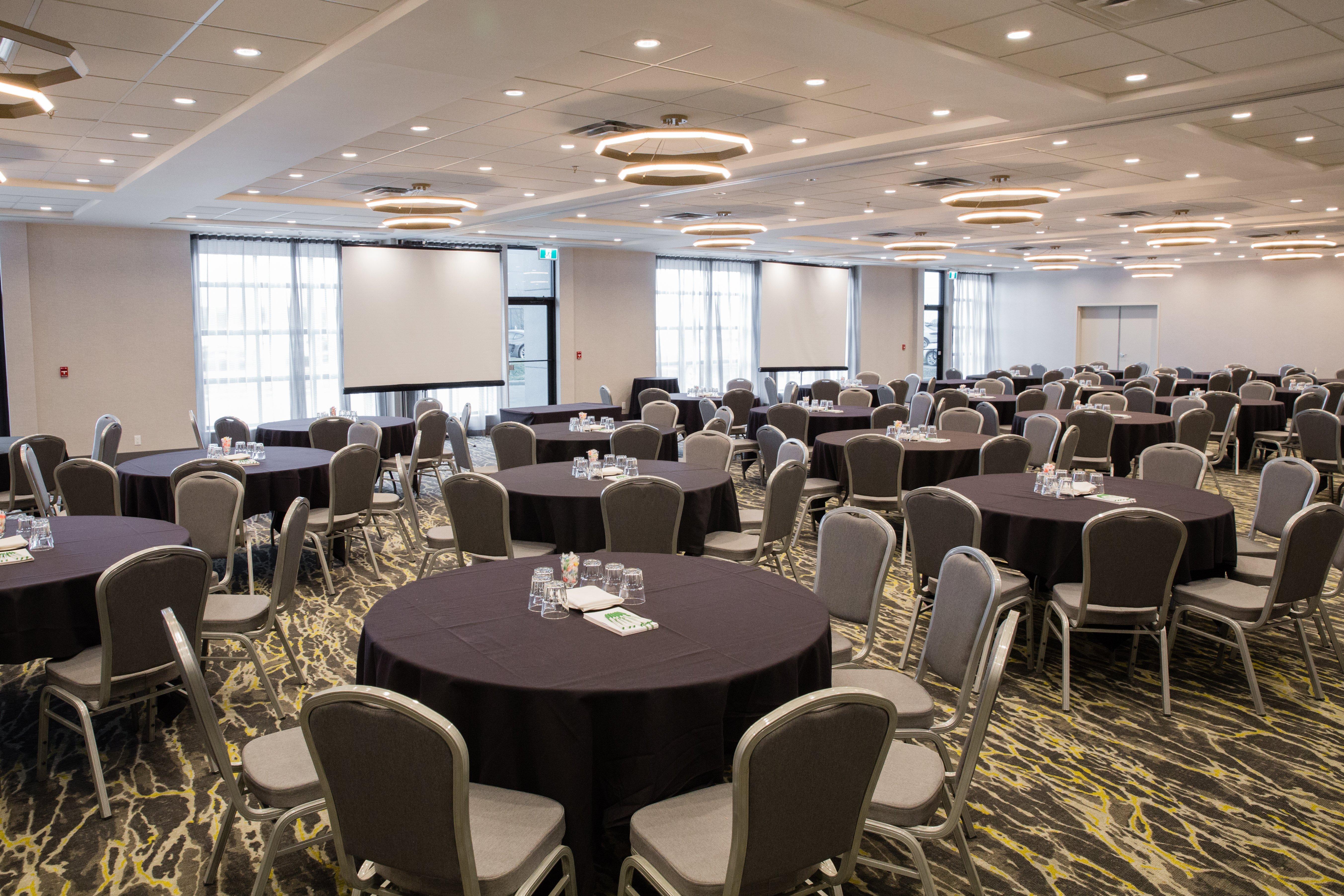 Holiday Inn Calgary South Conference Center Eksteriør billede