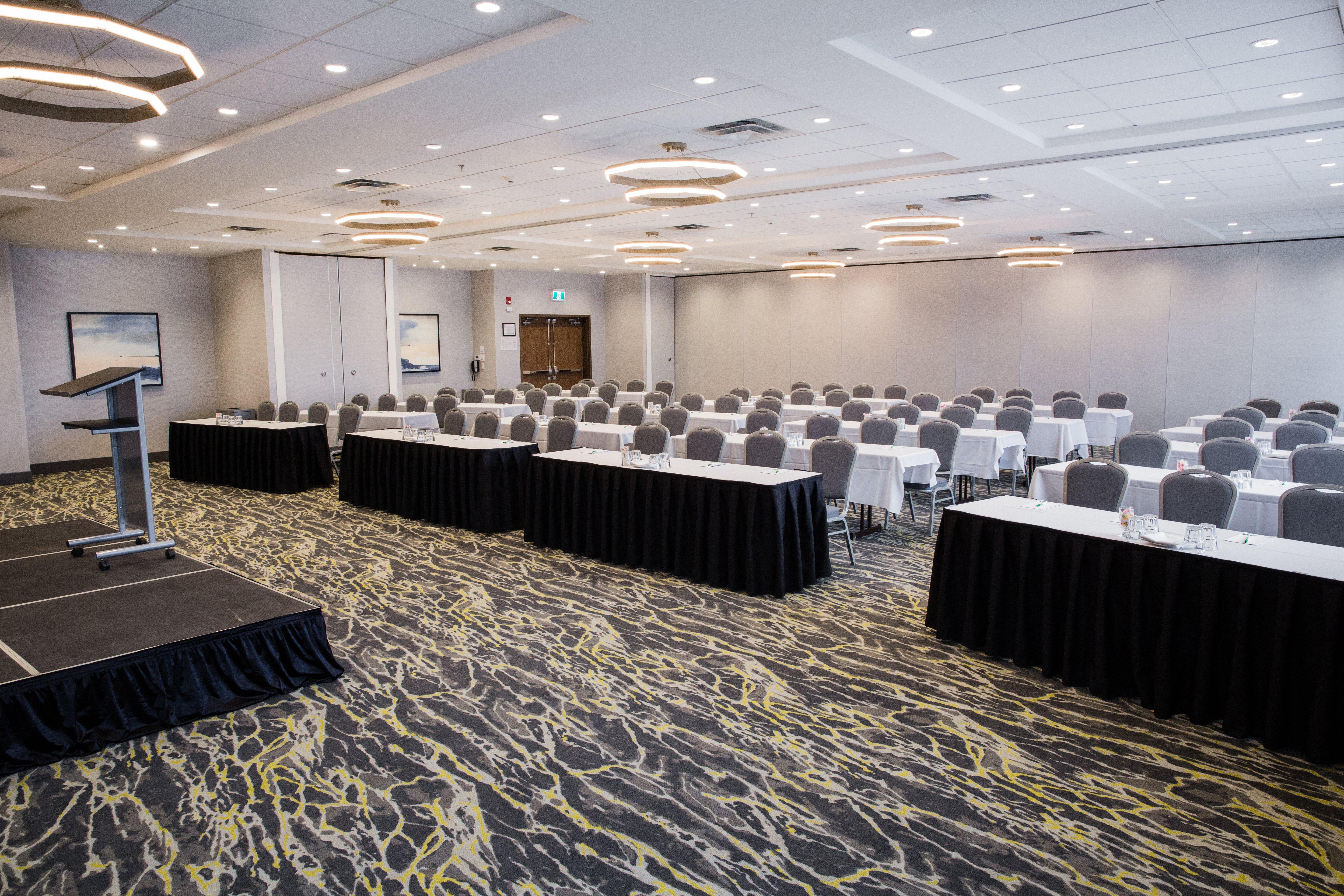 Holiday Inn Calgary South Conference Center Eksteriør billede