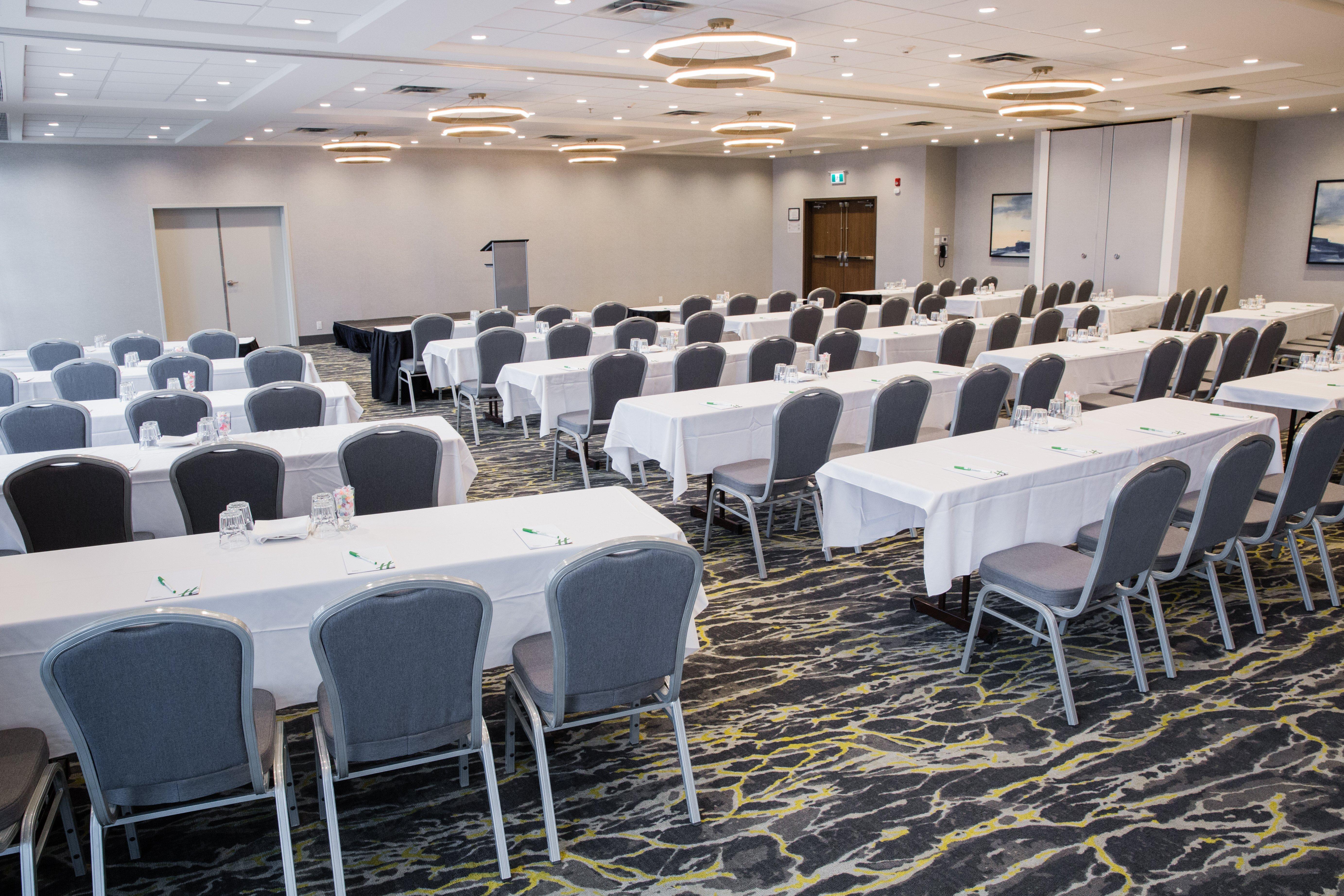 Holiday Inn Calgary South Conference Center Eksteriør billede