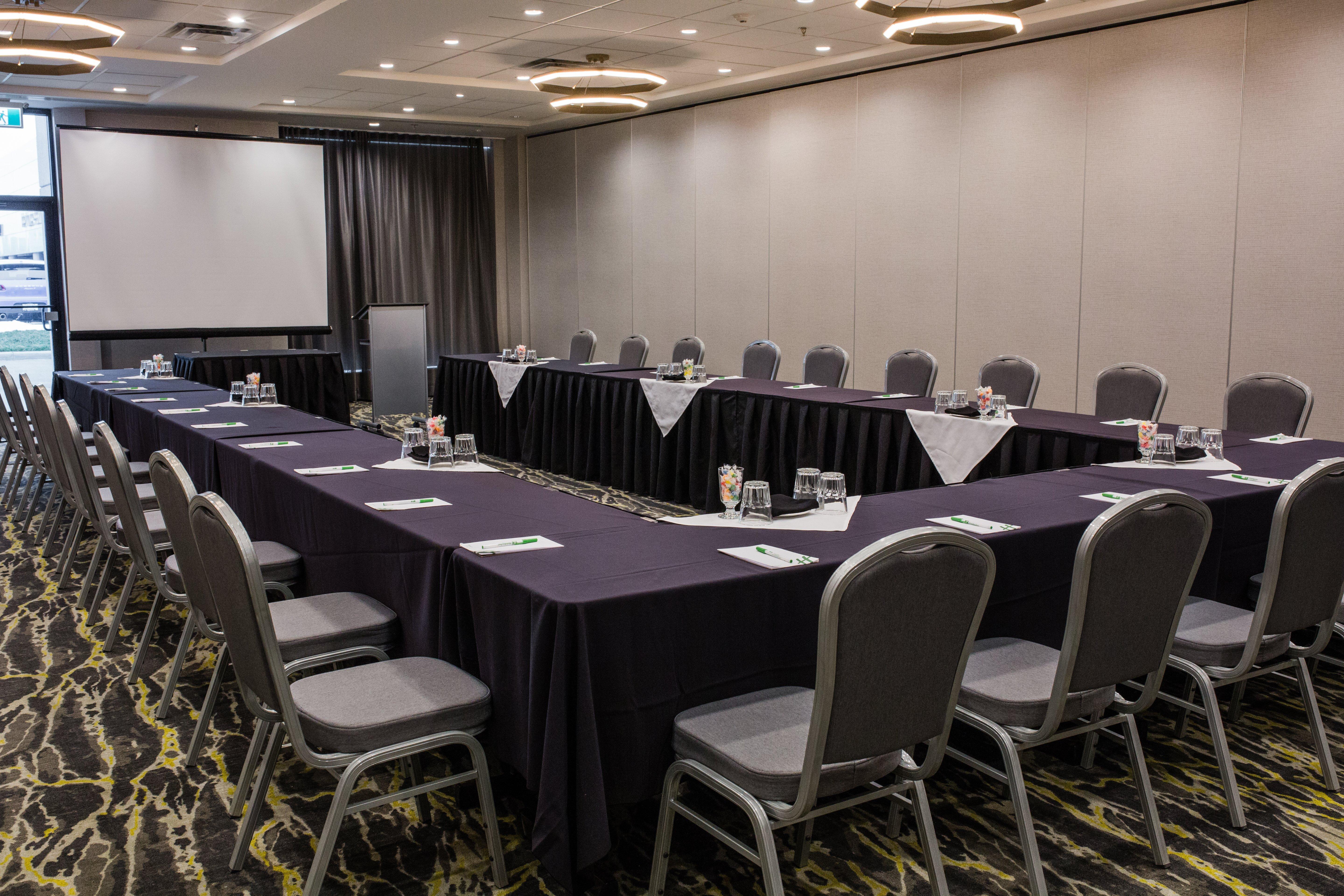Holiday Inn Calgary South Conference Center Eksteriør billede